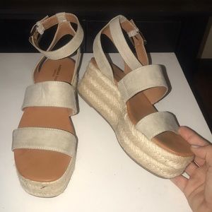 new without tags American Eagle wedges